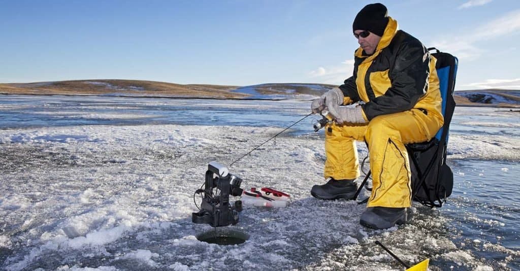Ice-Fishing-for-beginner