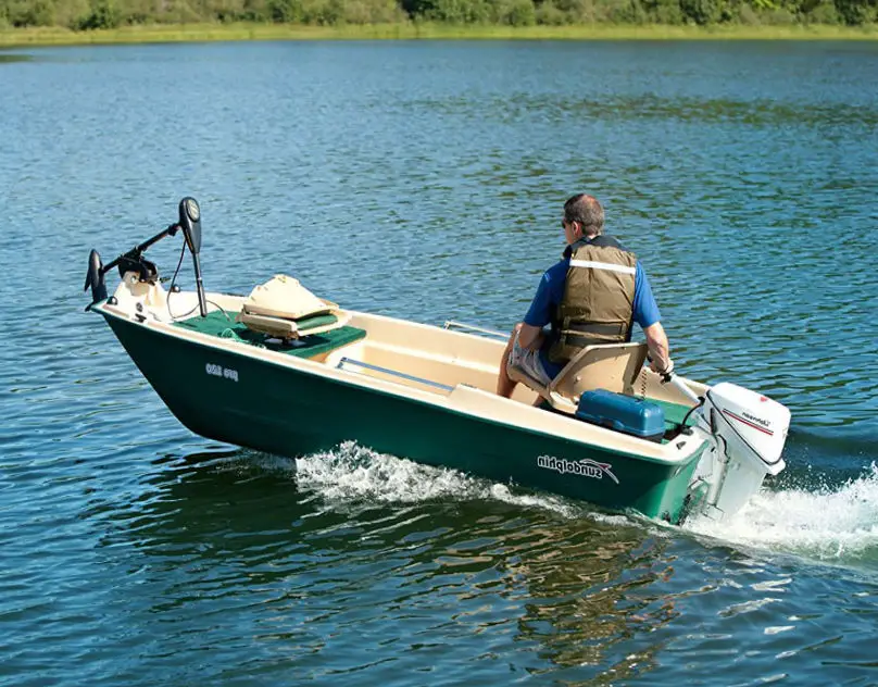 Sun Dolphin Pro 120 Fishing Boat