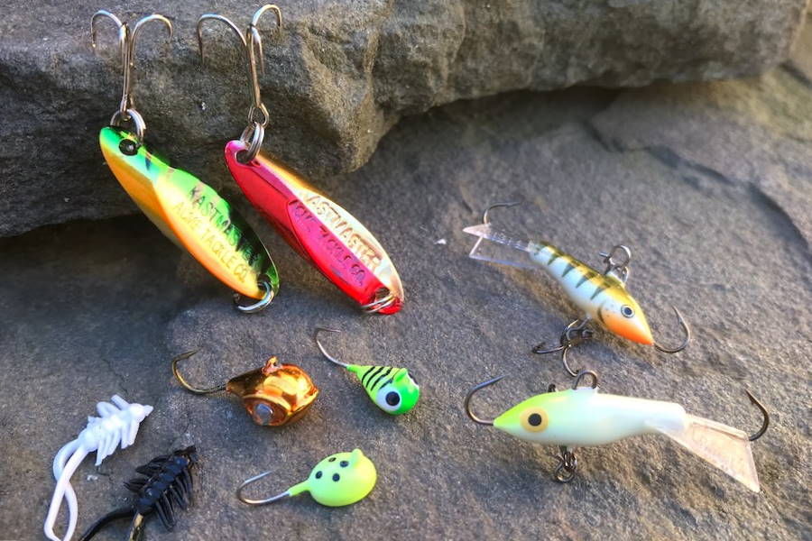 color-fishing-lure
