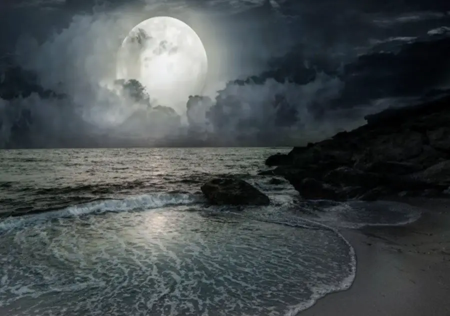 rising-tides-and-the-moon