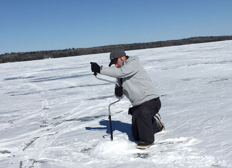 How To Use A Manual Ice Auger